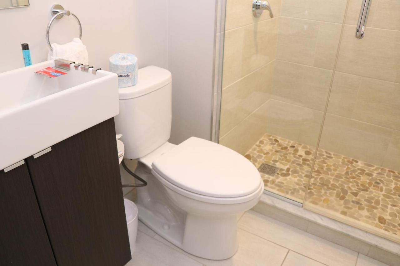 A Stylish Stay W/ A Queen Bed, Heated Floors.. #34 Brookline Exterior foto